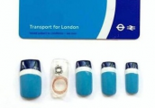 英国设计师将公交卡嵌入指甲