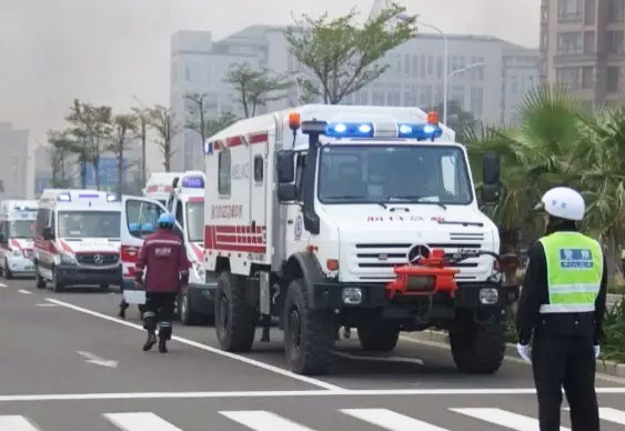 极限救援，全时全能——梅赛德斯-奔驰乌尼莫克U4000全地形救援车亮相西博会