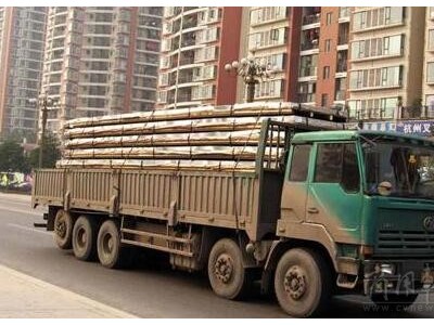 五辆超限货车计划冲卡 结果全数在庐江县被逮