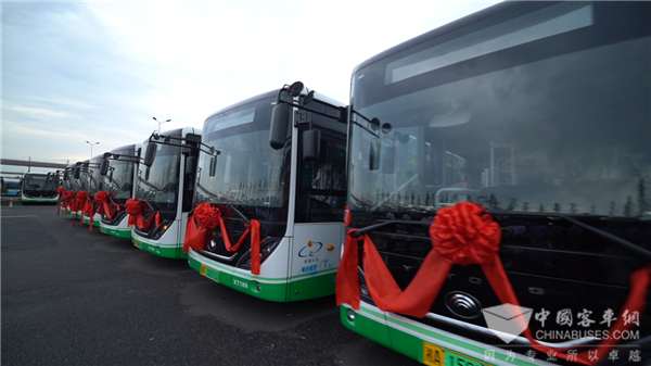 献礼“七一”! 79辆宇通纯电动高端公交车在长沙县上线运营