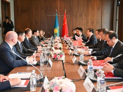谭旭光：与哈萨克斯坦阿鲁尔集团全面深化战略合作！